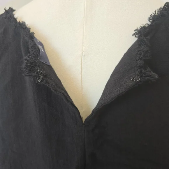 KLd | Large | Black Sleeveless Raw Hem Crop Top - Picture 5 of 9